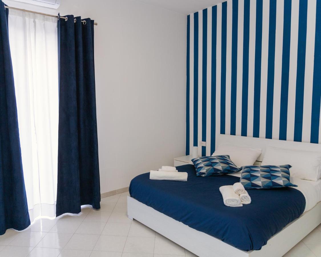 Rosy'S Apartament カステッランマーレ・ディ・スタービア エクステリア 写真