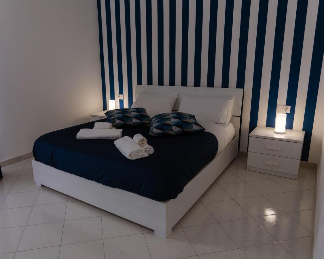 Rosy'S Apartament カステッランマーレ・ディ・スタービア エクステリア 写真
